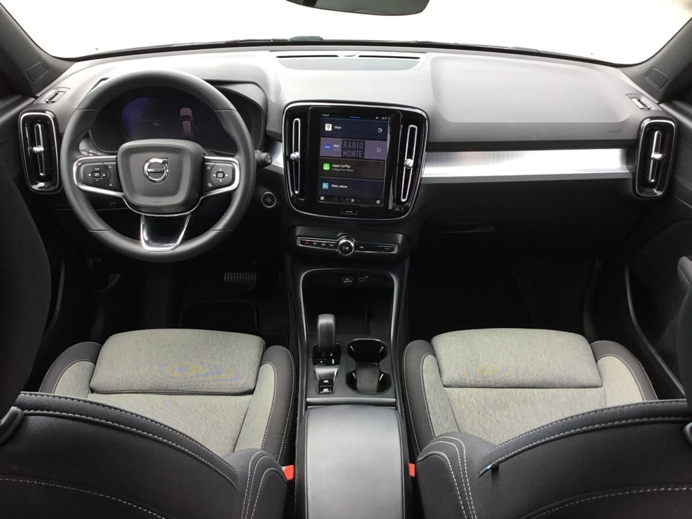Volvo XC40 usata a Napoli (9)