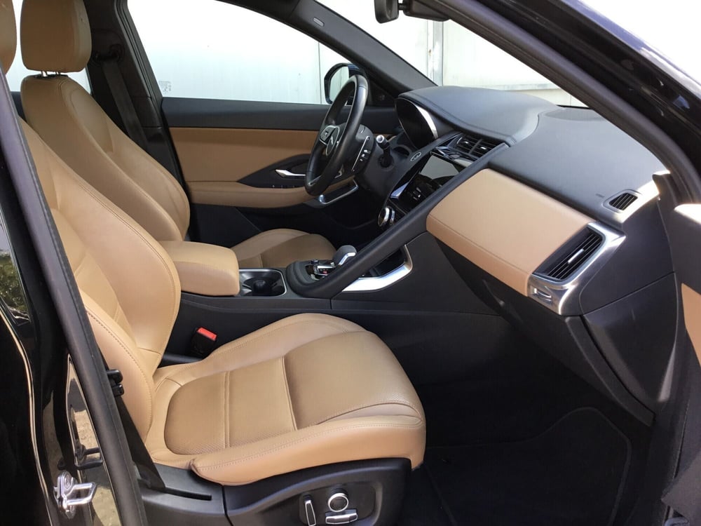 Jaguar E-Pace usata a Napoli (5)