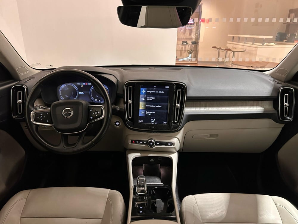 Volvo XC40 usata a Napoli (5)