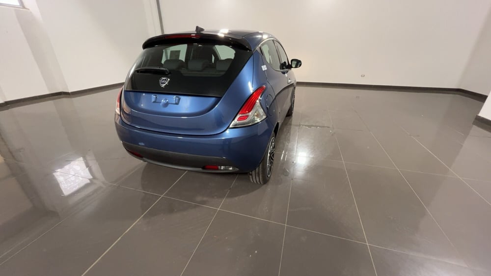 Lancia Ypsilon nuova a Messina (12)