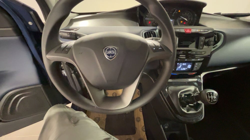 Lancia Ypsilon nuova a Messina (3)