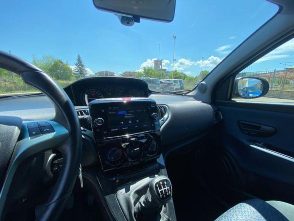 Lancia Ypsilon usata a Firenze (18)