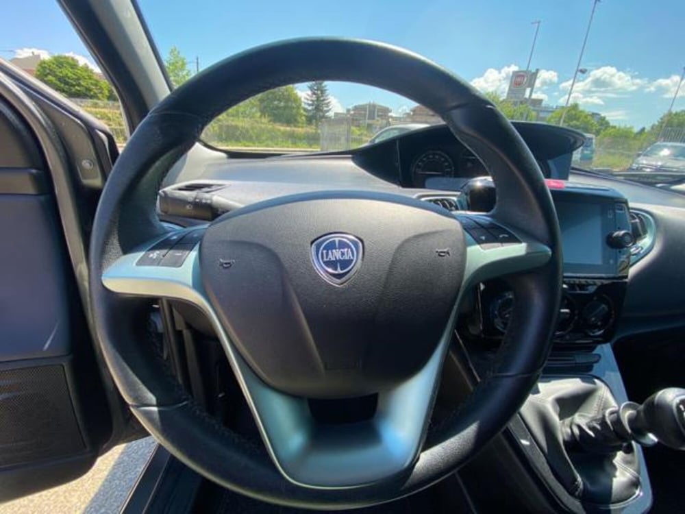 Lancia Ypsilon usata a Firenze (9)