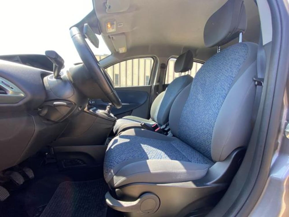 Lancia Ypsilon usata a Firenze (11)