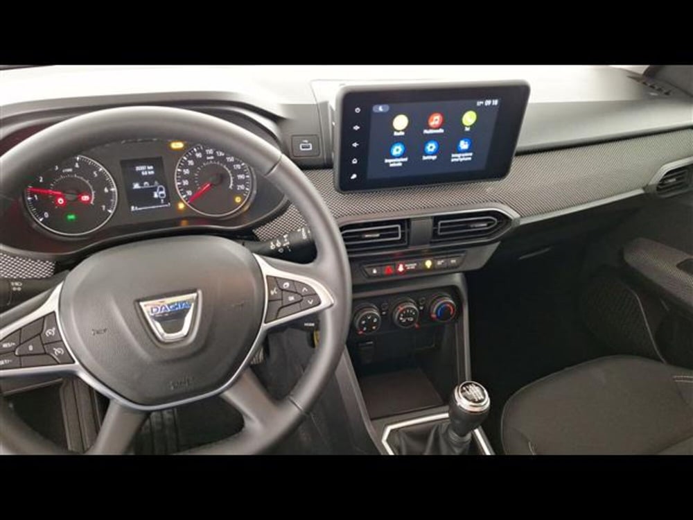 Dacia Sandero usata a Milano (15)