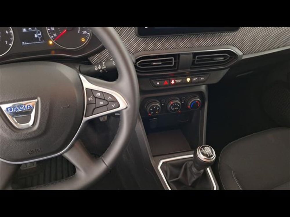 Dacia Sandero usata a Milano (8)