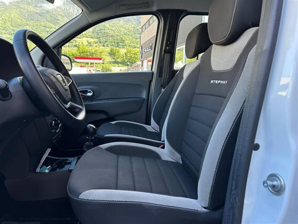 Dacia Lodgy usata a Torino (13)