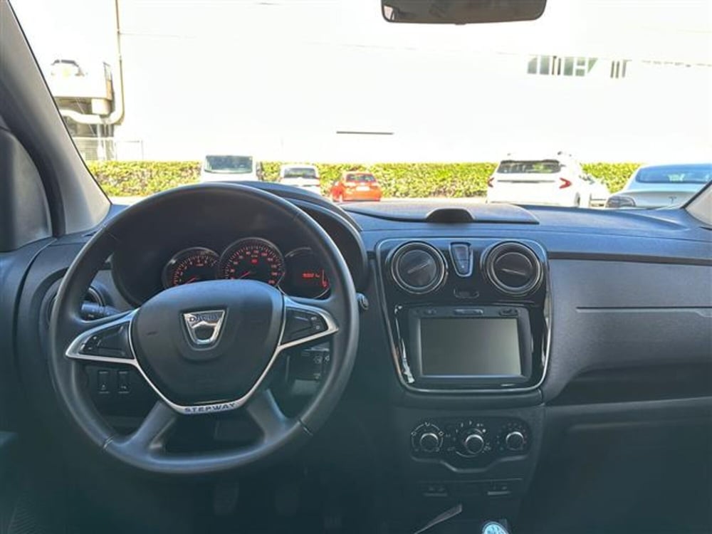 Dacia Lodgy usata a Torino (15)