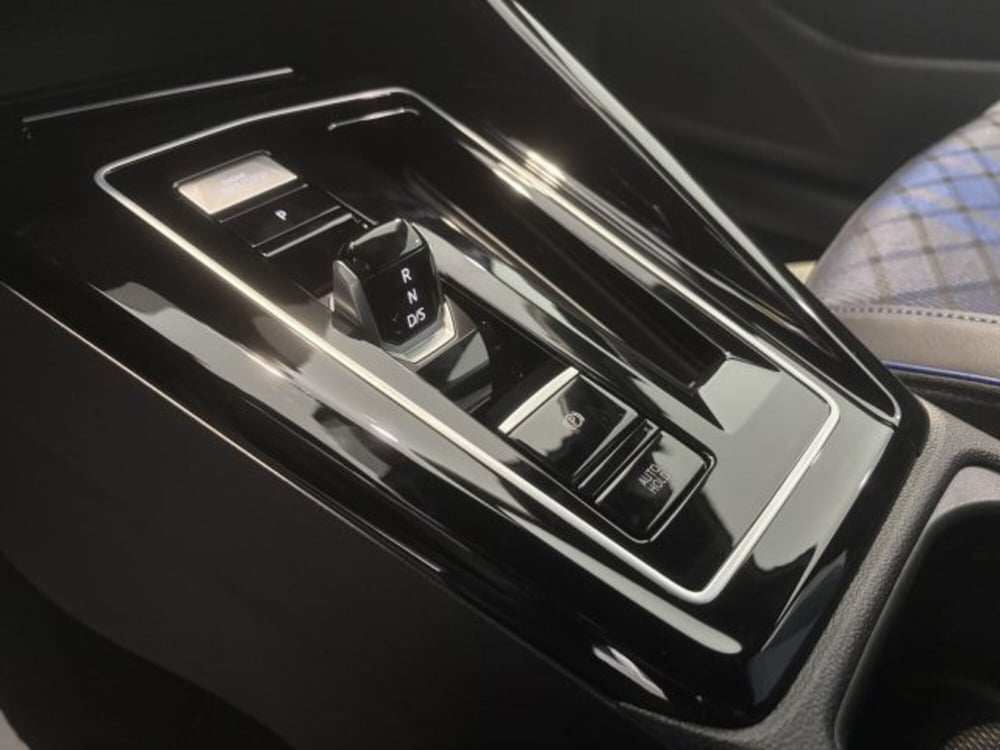 Volkswagen Golf nuova a Vicenza (11)