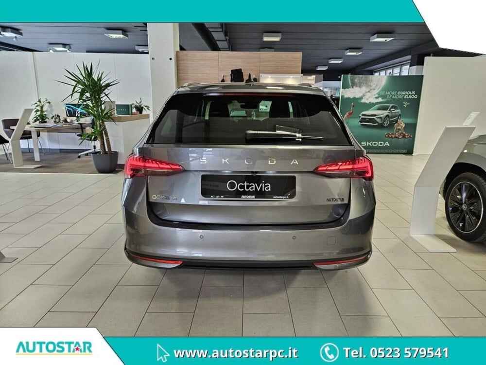 Skoda Octavia Station Wagon nuova a Piacenza (5)