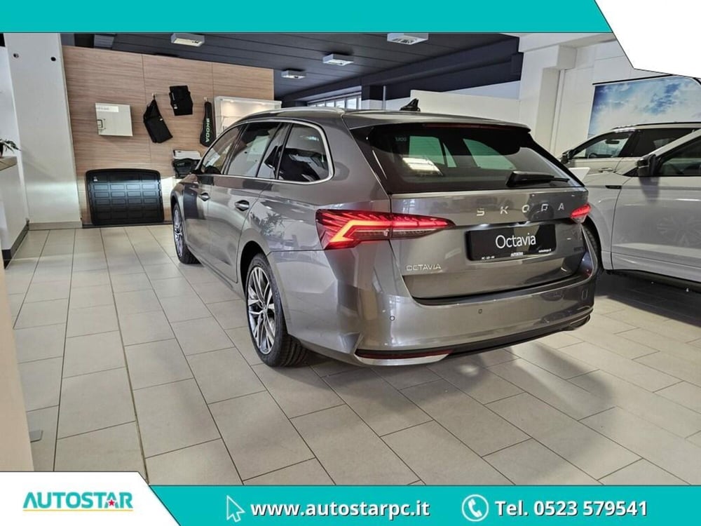 Skoda Octavia Station Wagon nuova a Piacenza (6)