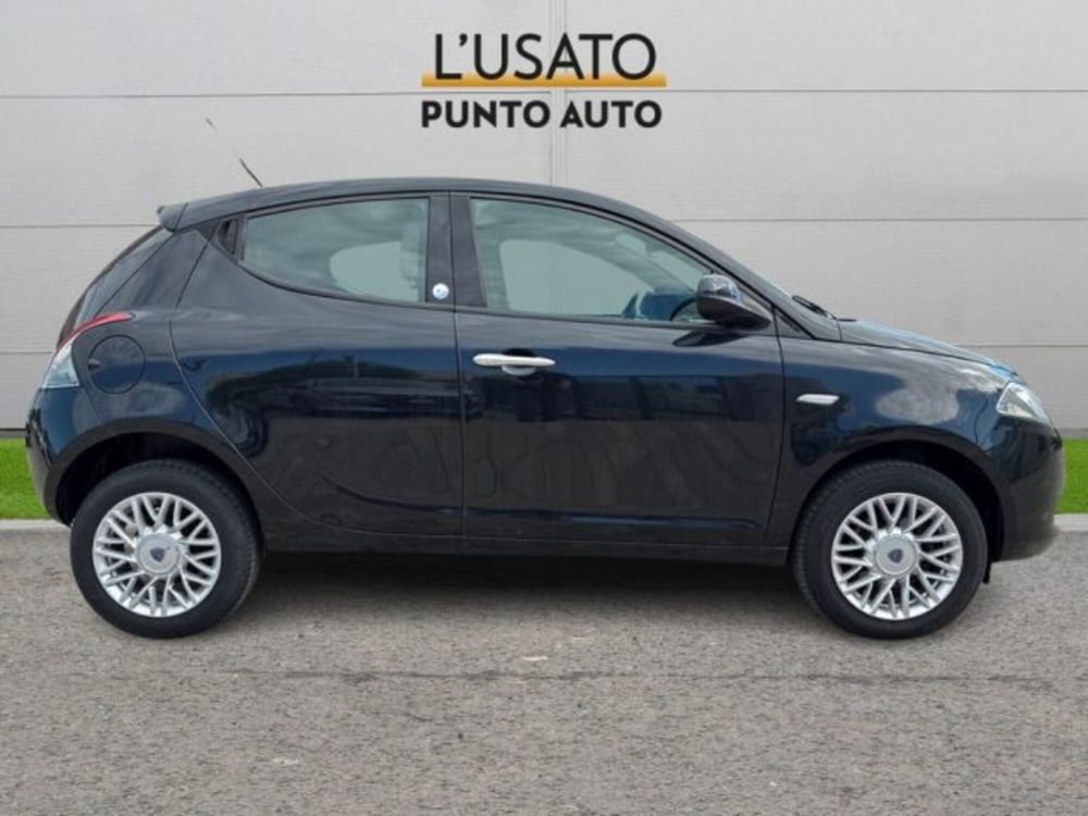 Lancia Ypsilon usata a Ancona (2)