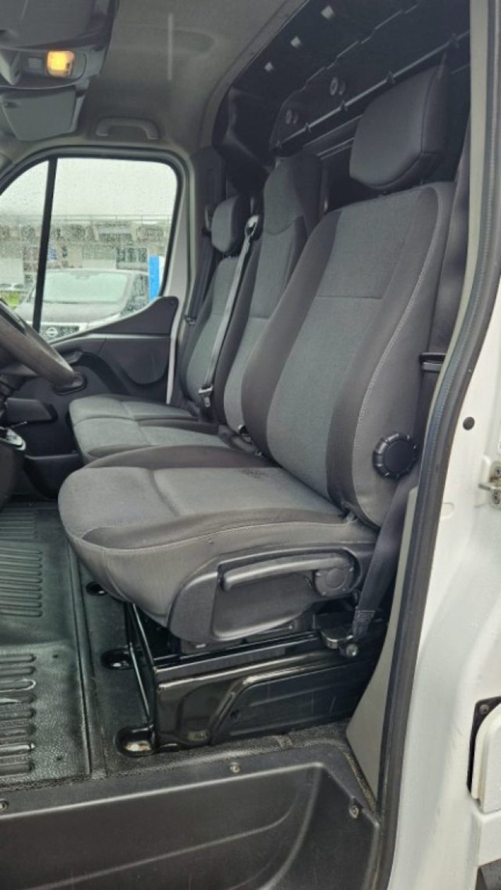 Nissan NV400 Furgone usata a Lucca (10)