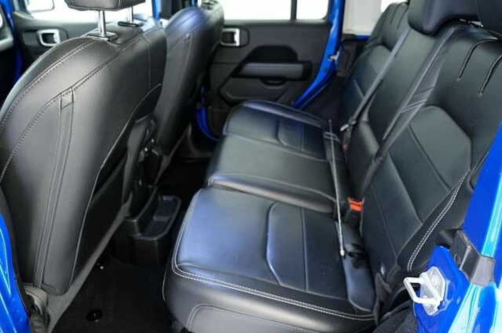 Jeep Wrangler Unlimited usata a Mantova (13)