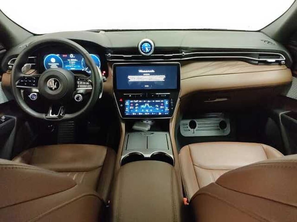 Maserati Grecale usata a Teramo (16)
