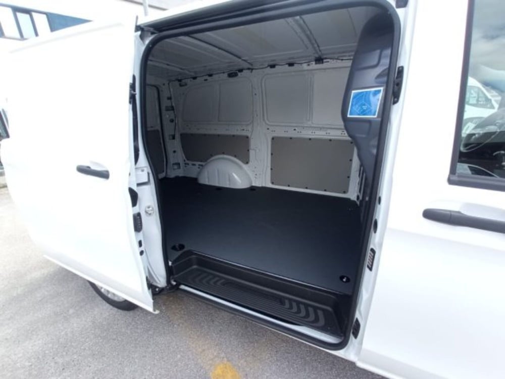 Mercedes-Benz Vito nuova a Potenza (6)