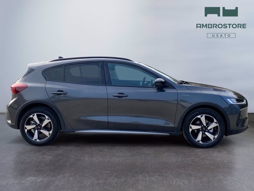 Ford Focus Station Wagon nuova a Milano (4)