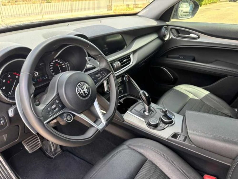 Alfa Romeo Stelvio usata a Caltanissetta (9)