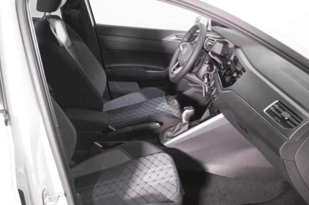 Volkswagen Polo nuova a Novara (8)
