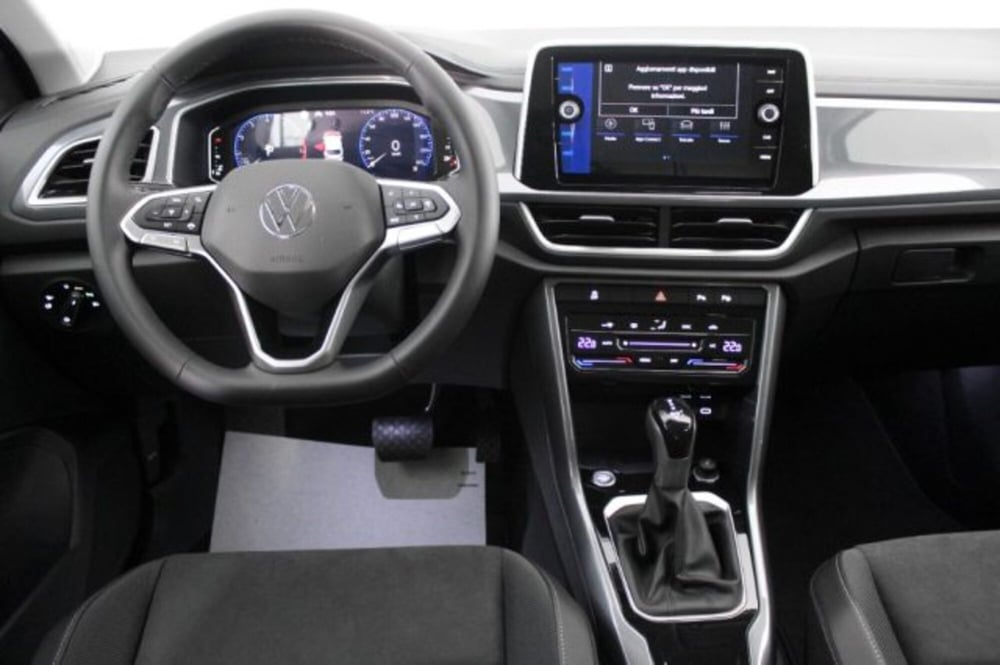 Volkswagen T-Roc nuova a Novara (7)