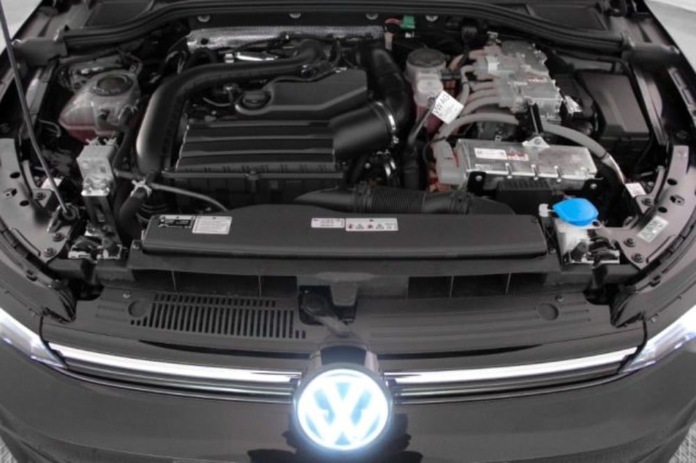 Volkswagen Golf nuova a Novara (10)