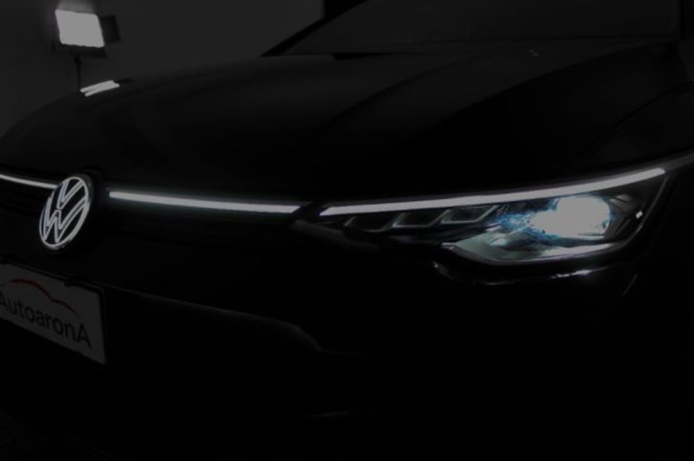 Volkswagen Golf nuova a Novara (16)
