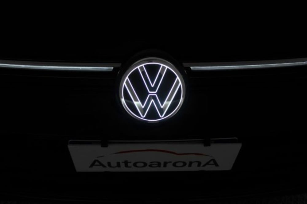 Volkswagen Golf nuova a Novara (17)