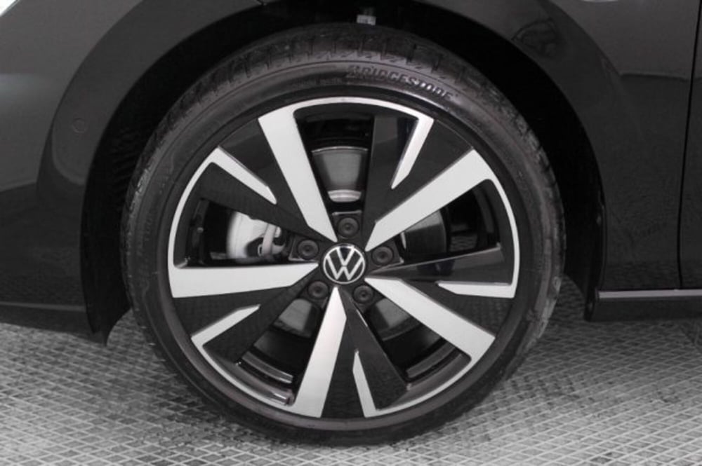 Volkswagen Golf nuova a Novara (18)