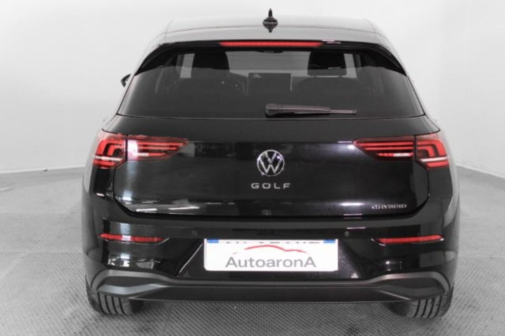 Volkswagen Golf nuova a Novara (5)