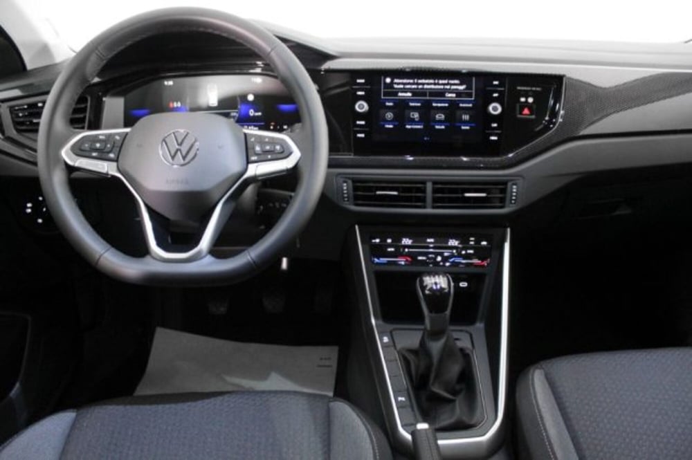 Volkswagen Taigo nuova a Novara (7)
