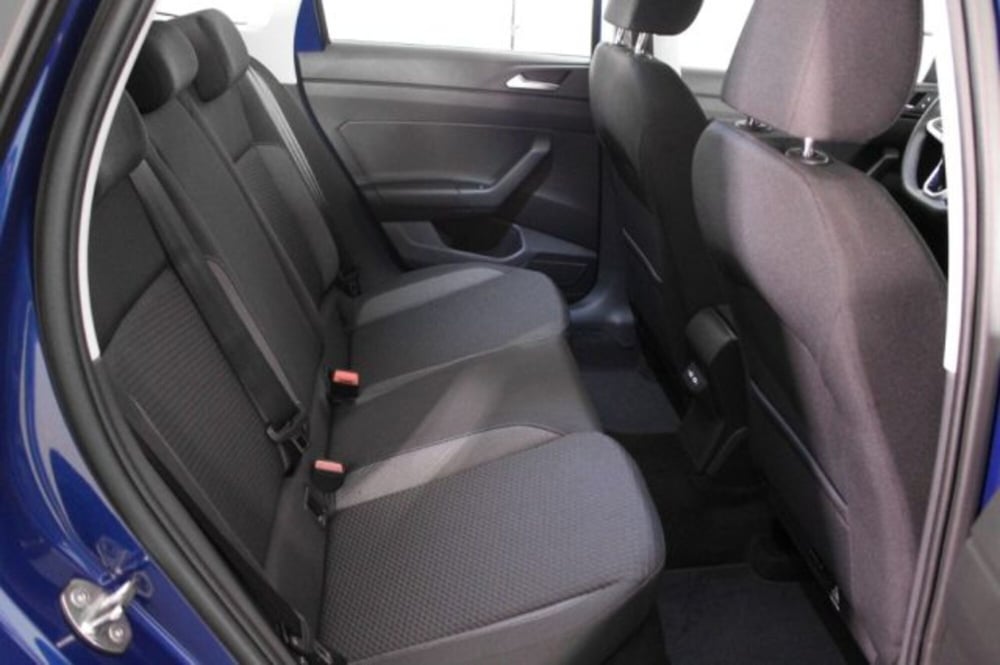 Volkswagen Taigo nuova a Novara (9)