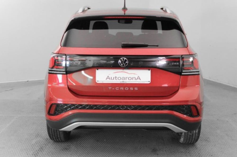 Volkswagen T-Cross nuova a Novara (5)