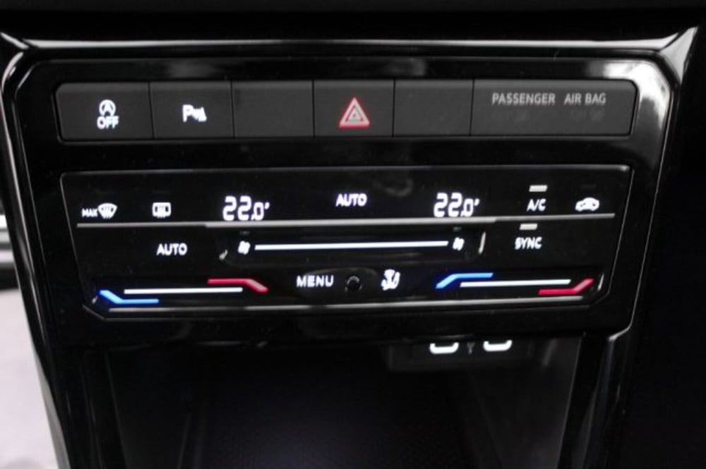 Volkswagen T-Cross nuova a Novara (12)