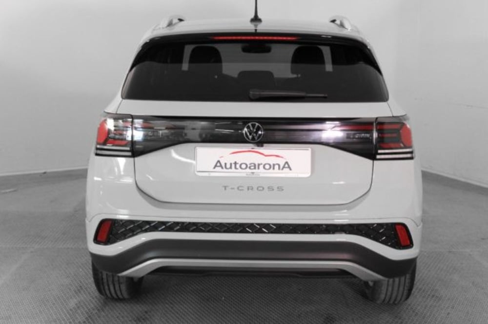 Volkswagen T-Cross nuova a Novara (5)