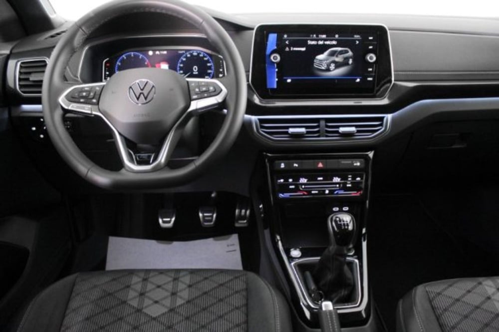 Volkswagen T-Cross nuova a Novara (7)