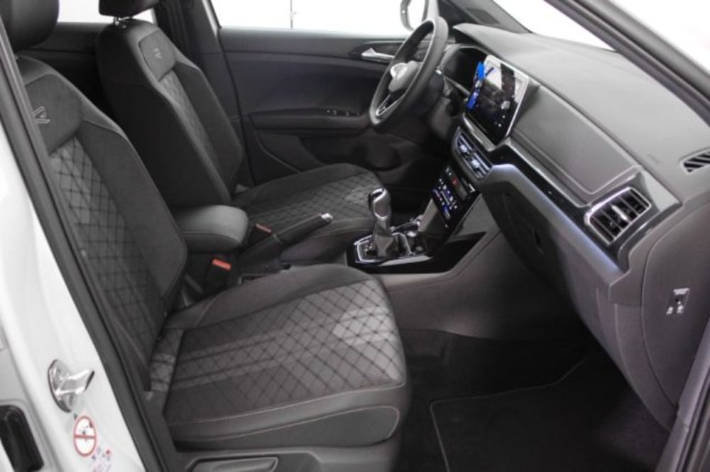 Volkswagen T-Cross nuova a Novara (8)