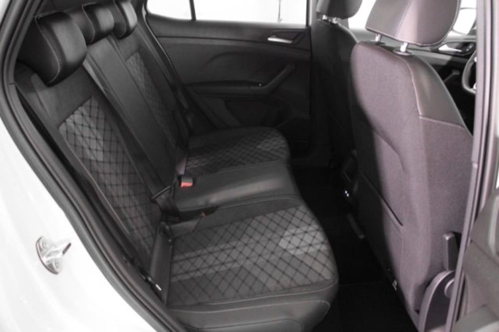 Volkswagen T-Cross nuova a Novara (9)