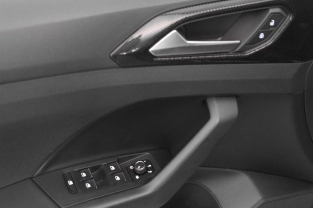 Volkswagen T-Cross nuova a Novara (12)