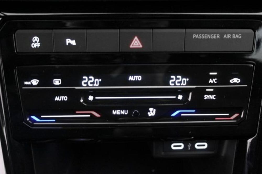Volkswagen T-Cross nuova a Novara (14)
