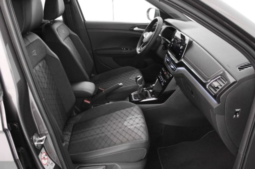 Volkswagen T-Cross nuova a Novara (8)