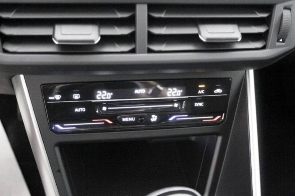 Volkswagen Polo nuova a Novara (13)