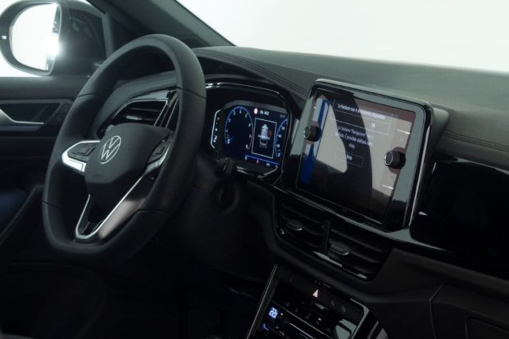 Volkswagen T-Roc nuova a Novara (9)