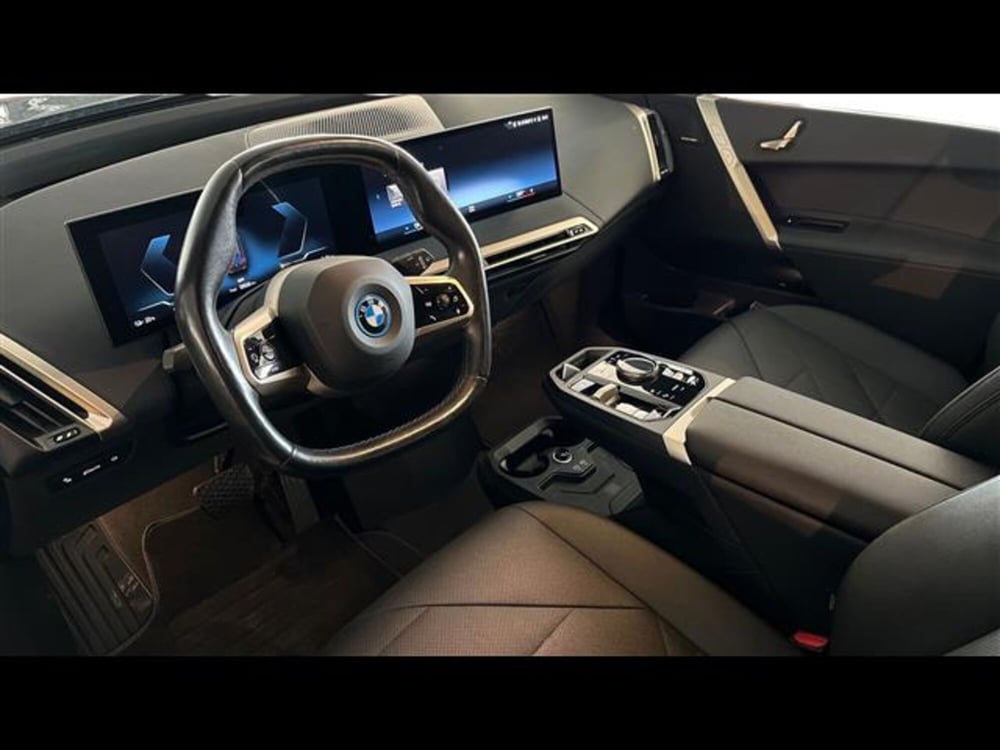 BMW iX usata a Firenze (11)
