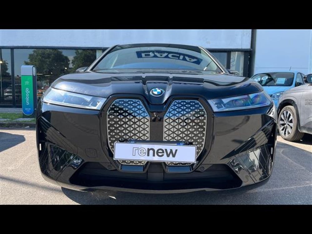 BMW iX usata a Firenze (14)