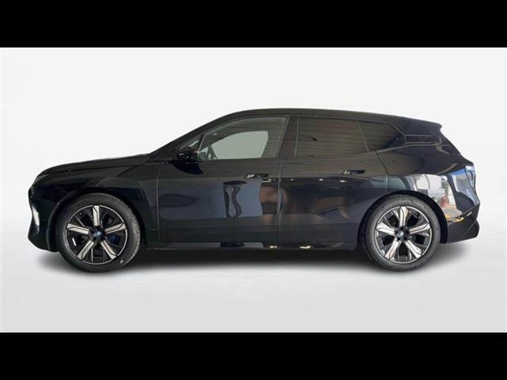 BMW iX usata a Firenze (2)