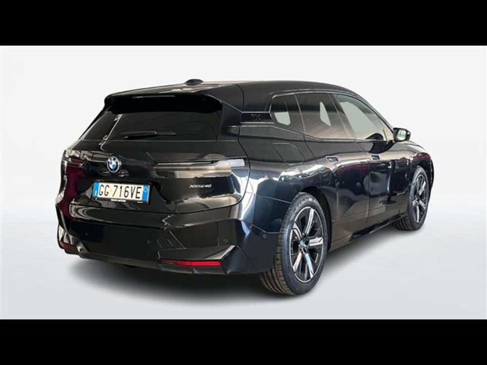 BMW iX usata a Firenze (3)