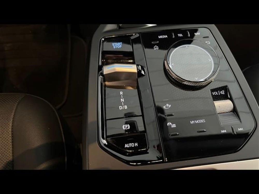 BMW iX usata a Firenze (6)