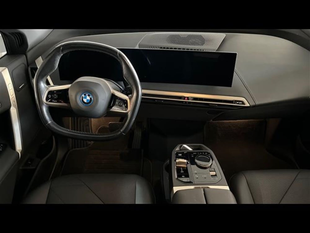BMW iX usata a Firenze (7)