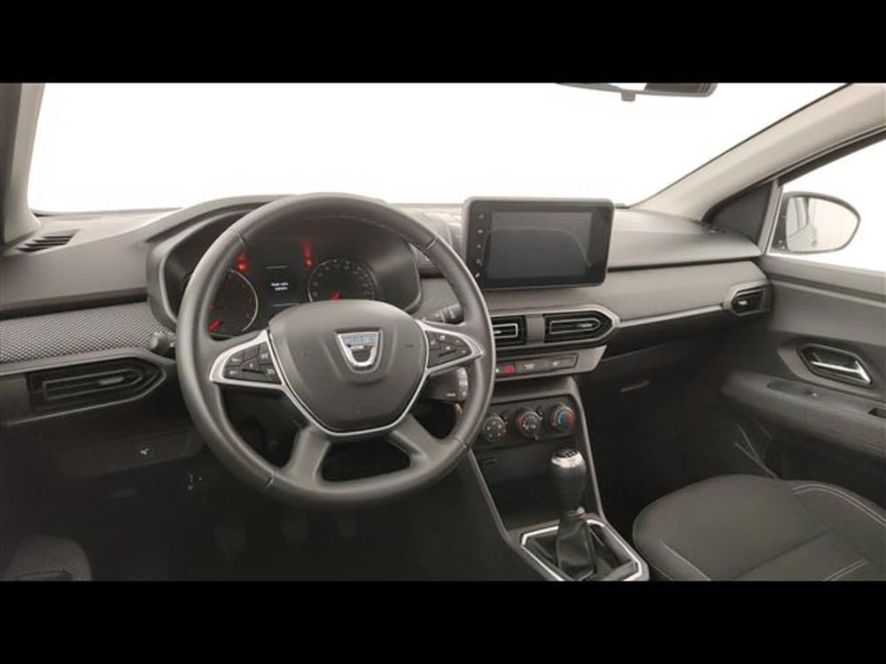 Dacia Sandero usata a Milano (8)