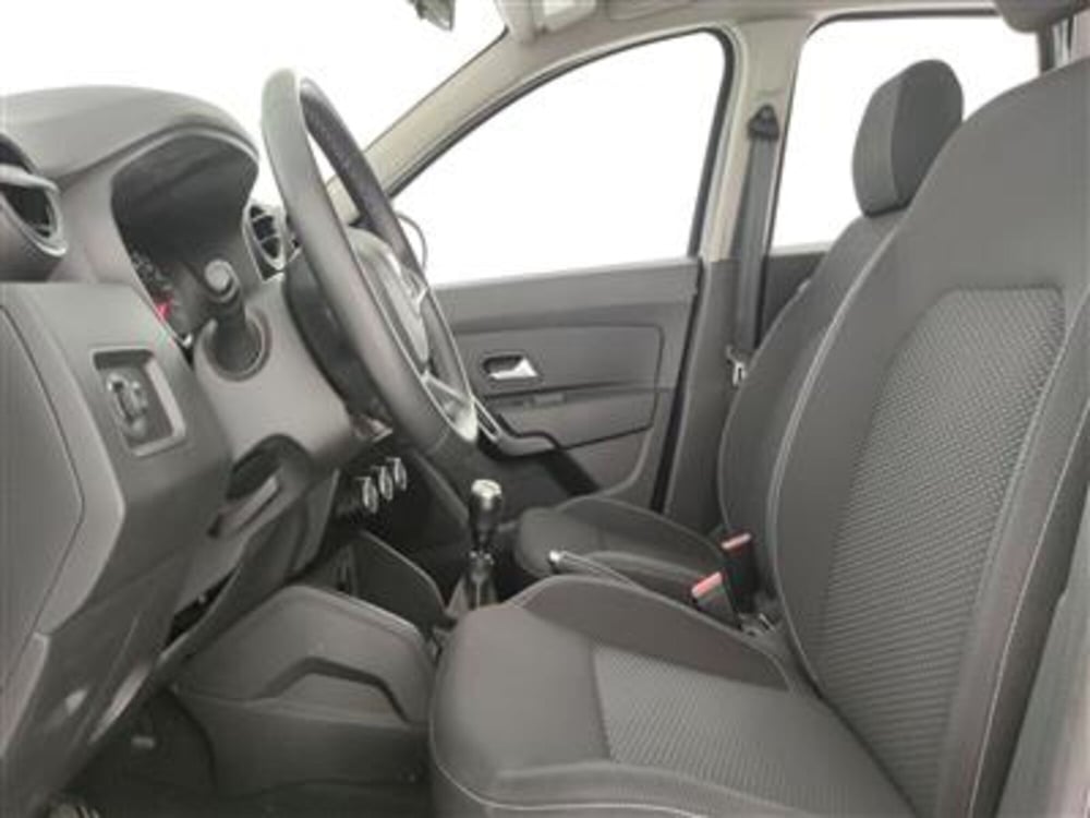 Dacia Duster usata a Bari (13)